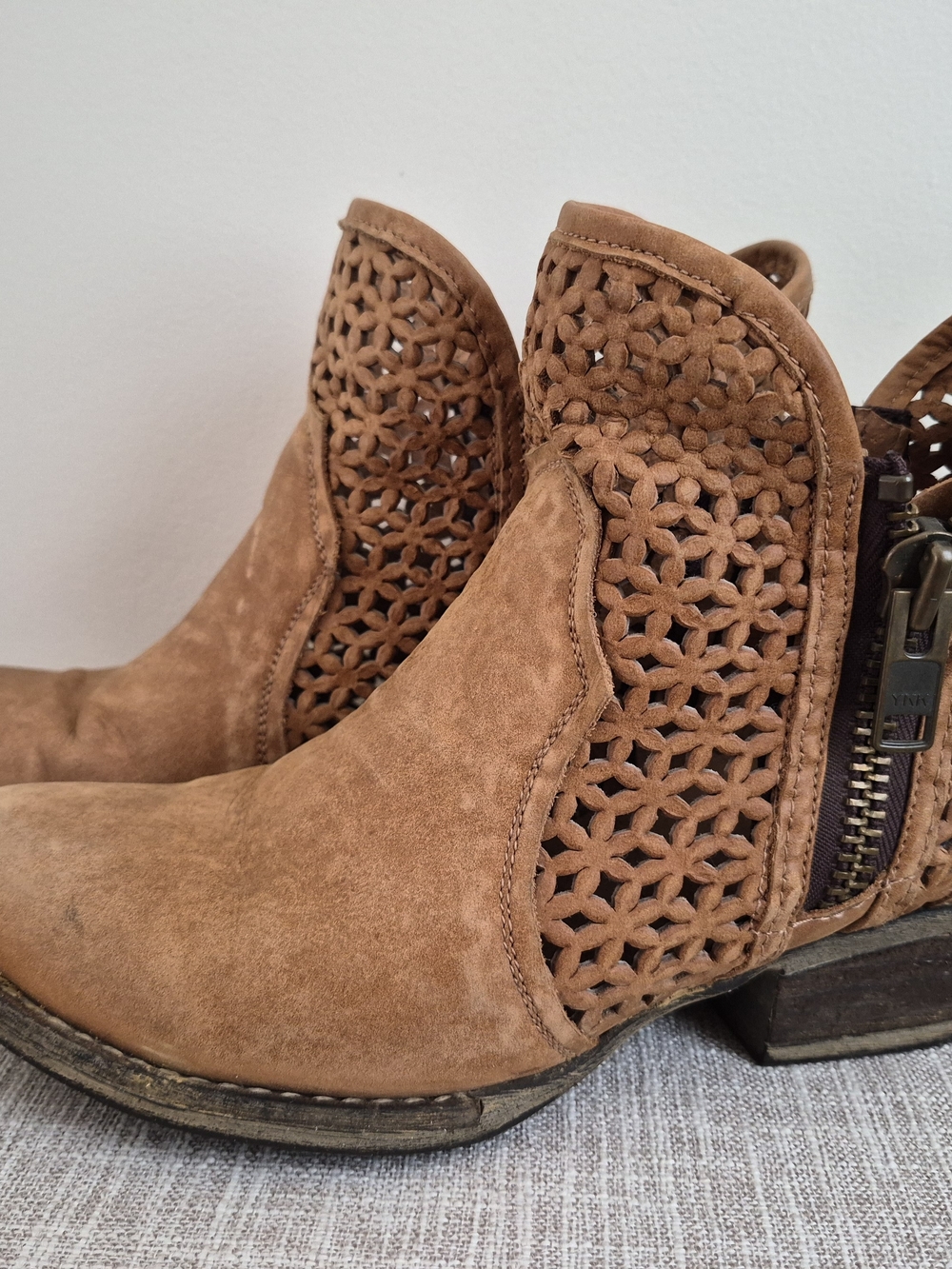 Circle G by Corral Laser-Cut Brown Ankle Boots US 8.5